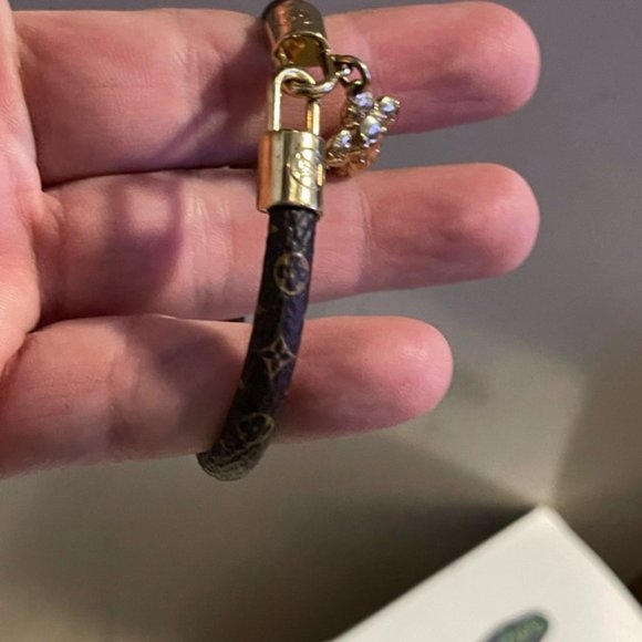 Women’s Louis Vuitton Bracelet 19 - Picture 3 of 9